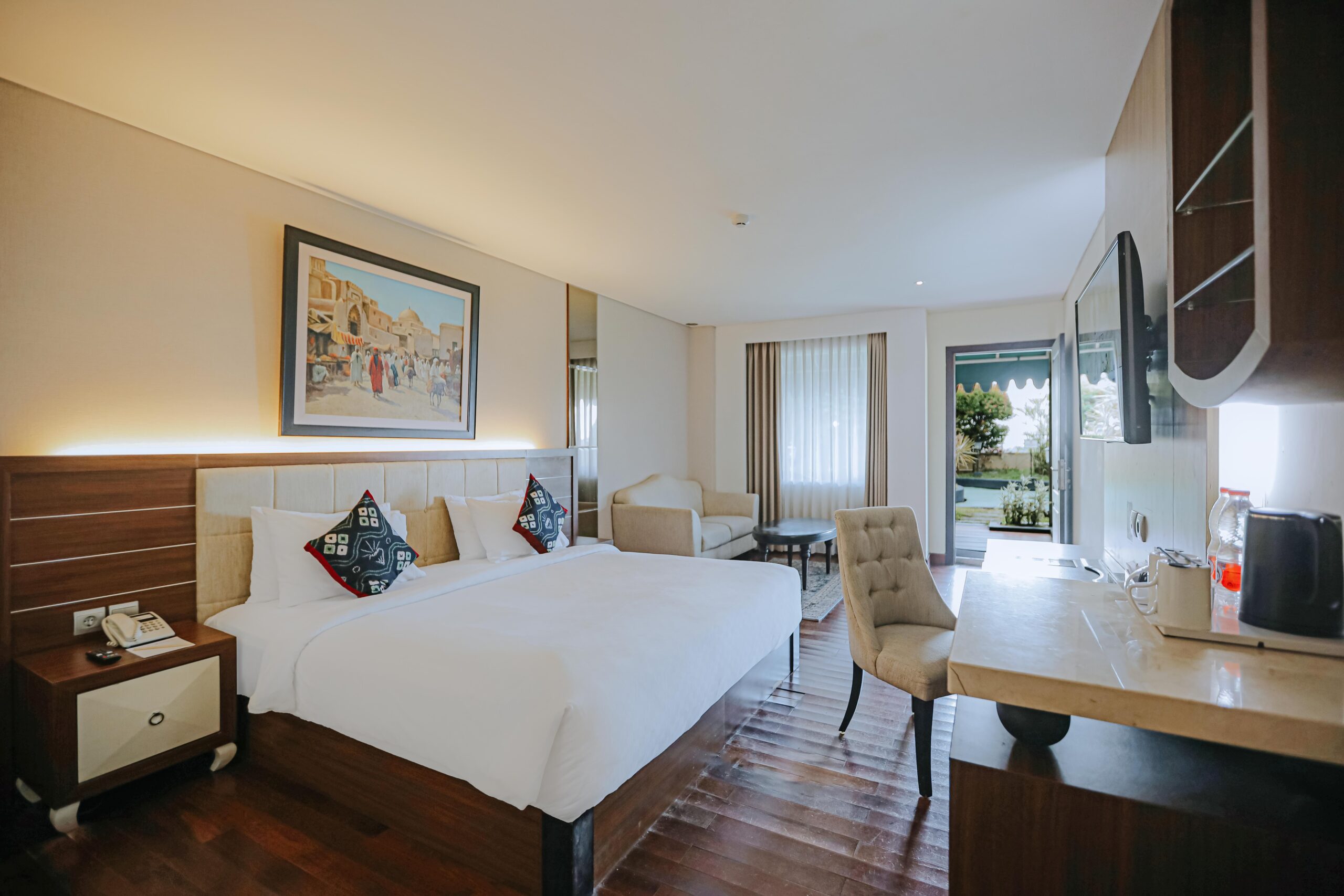 EXECUTIVE BALCONY