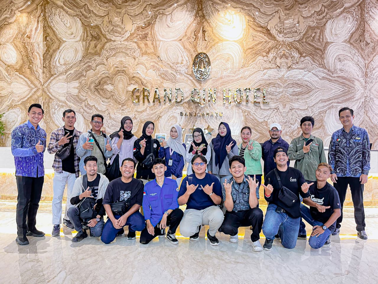 Sarapan Pagi Bersama Media, Grand Qin Hotel dan Qin Hotel Banjarbaru Kenalkan Kasturi Lounge Smoking Area